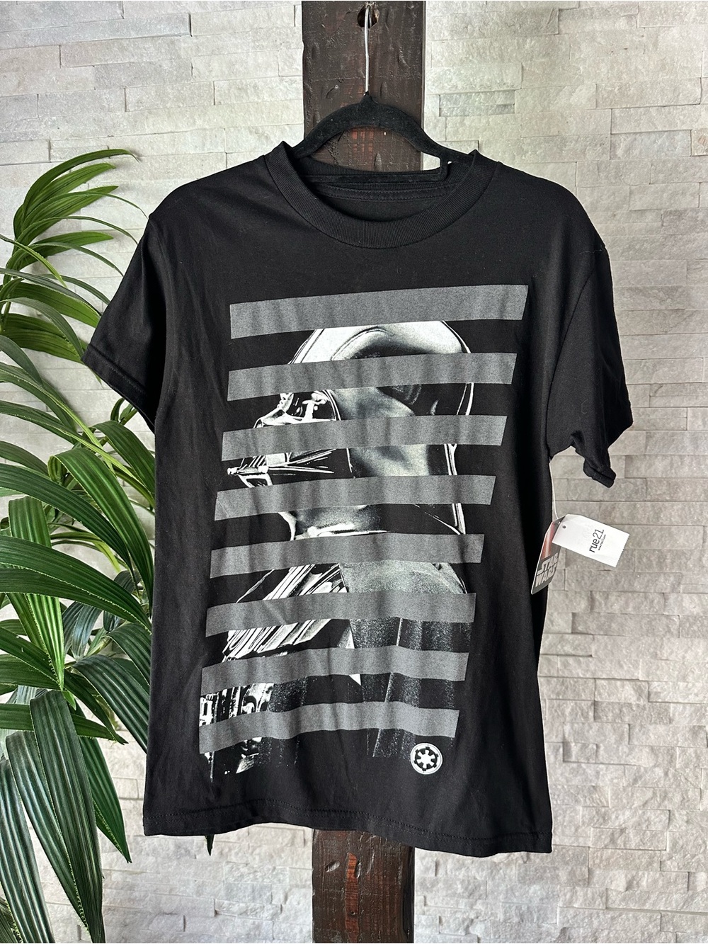 Disney Star Wars Darth Vader Graphic Tee Shirt Size S New with Tags